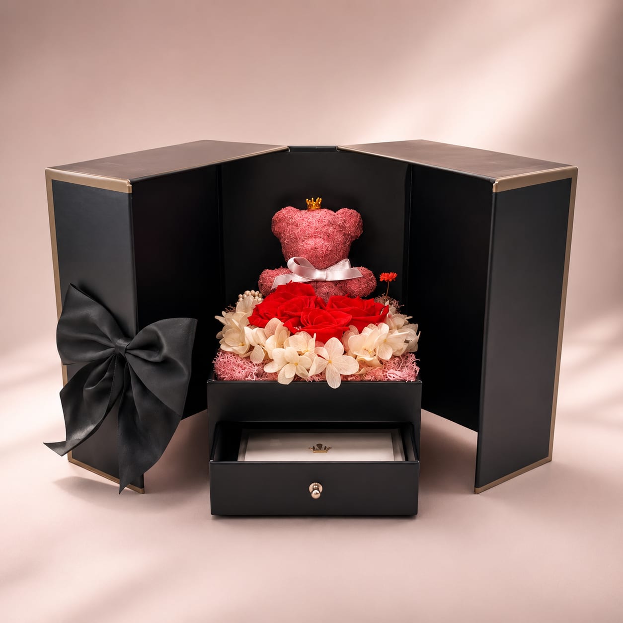 Jahrestag-Geschenkbox von BoxBloom – konservierte Rosen, Teddybär & geheime Schublade Jahrestag-Geschenkbox mit konservierten Rosen und pinkem Teddybär – romantisches Geschenk für sie kaufen